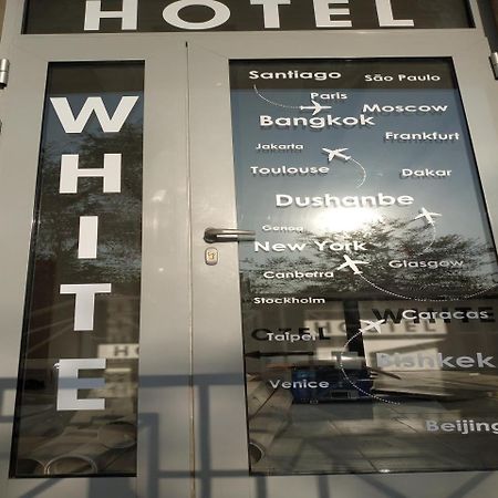 White Hotel & Hostel Bishkek Exterior foto